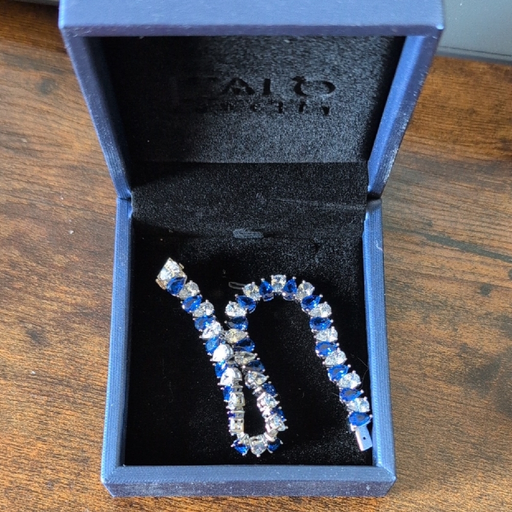 Elegant Blue and Silver Bracelet